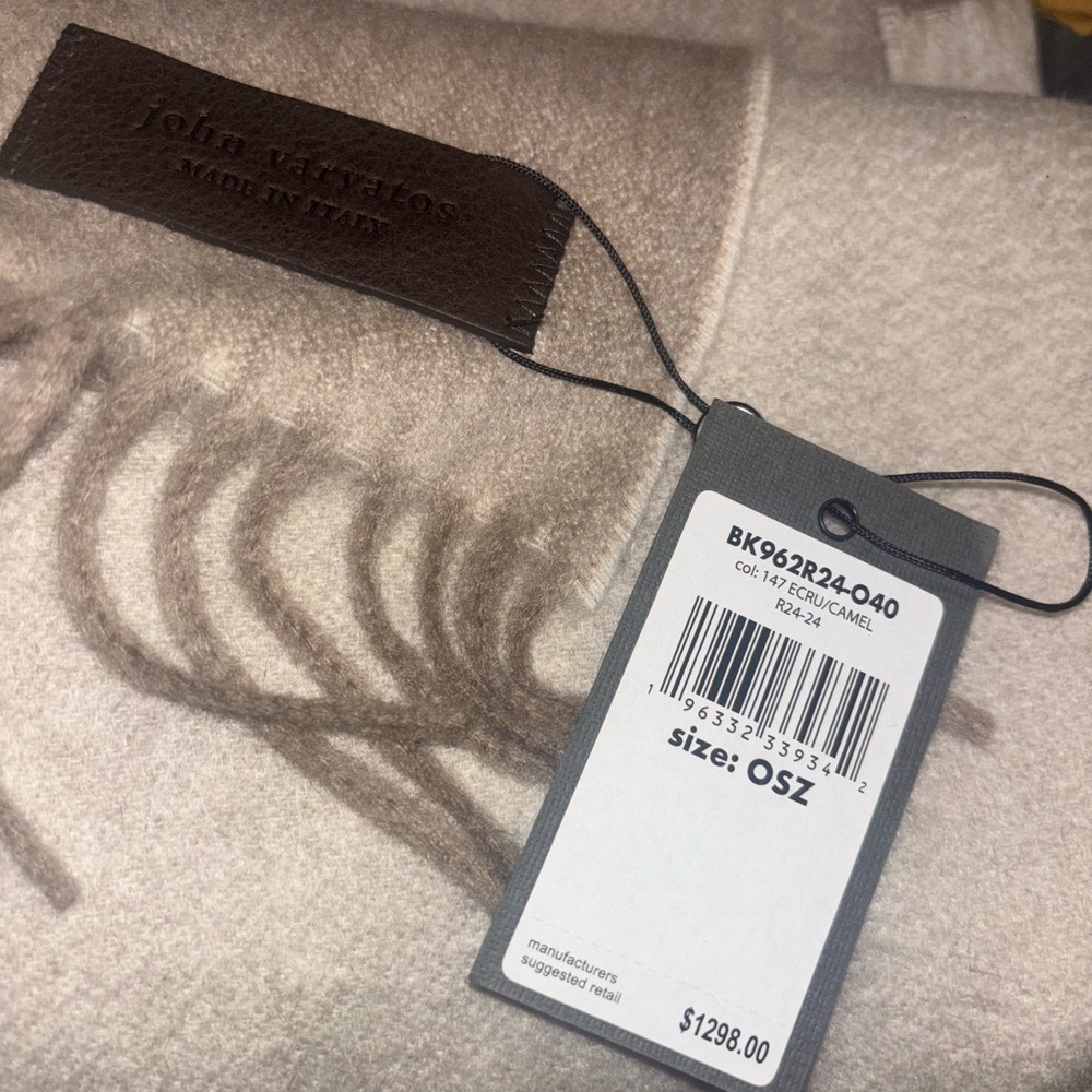 John Varvatos Beige throw blanket/ Scarf reversible brown/ Beige